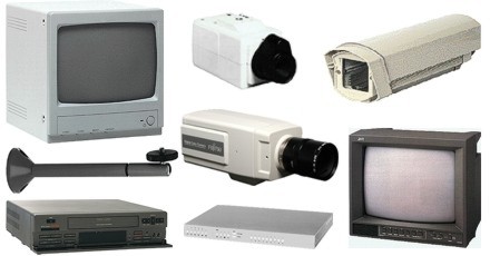 Monitore, Kameras, Halterungen, Videorecorder, Multiplexer, Schutzgehuse